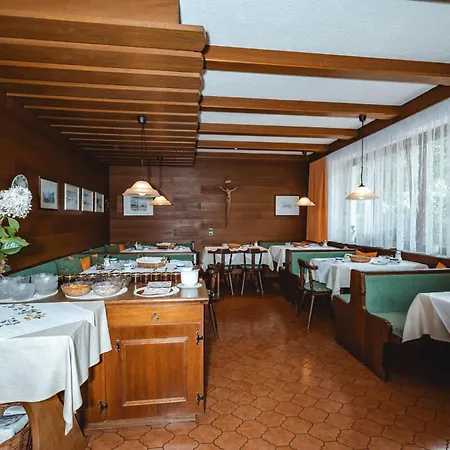 Hauserhof Guest house *