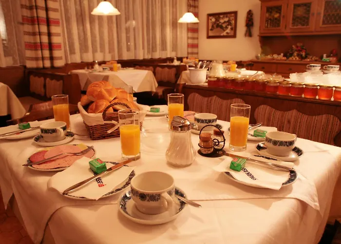 Hauserhof Гостевой дом *